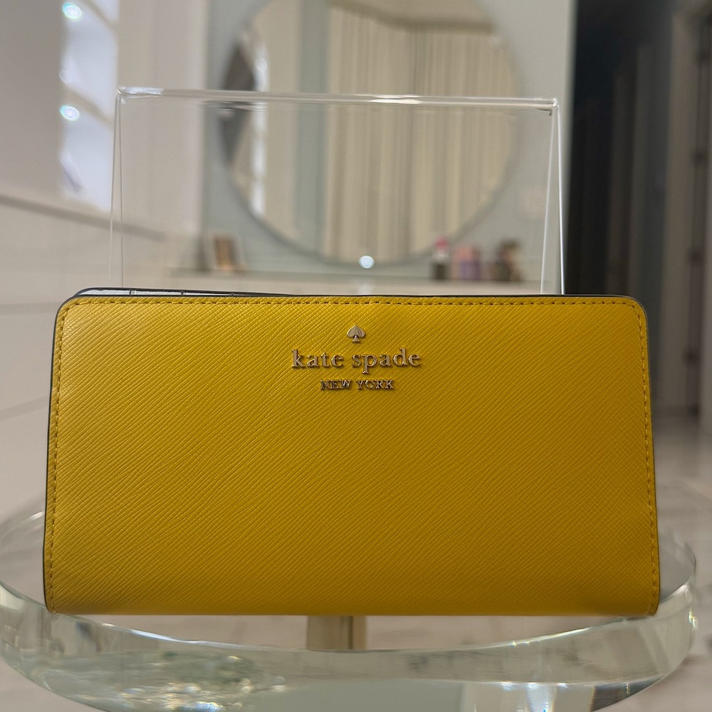 NWT Kate Spade New York Madison Large Slim Bifold Wallet